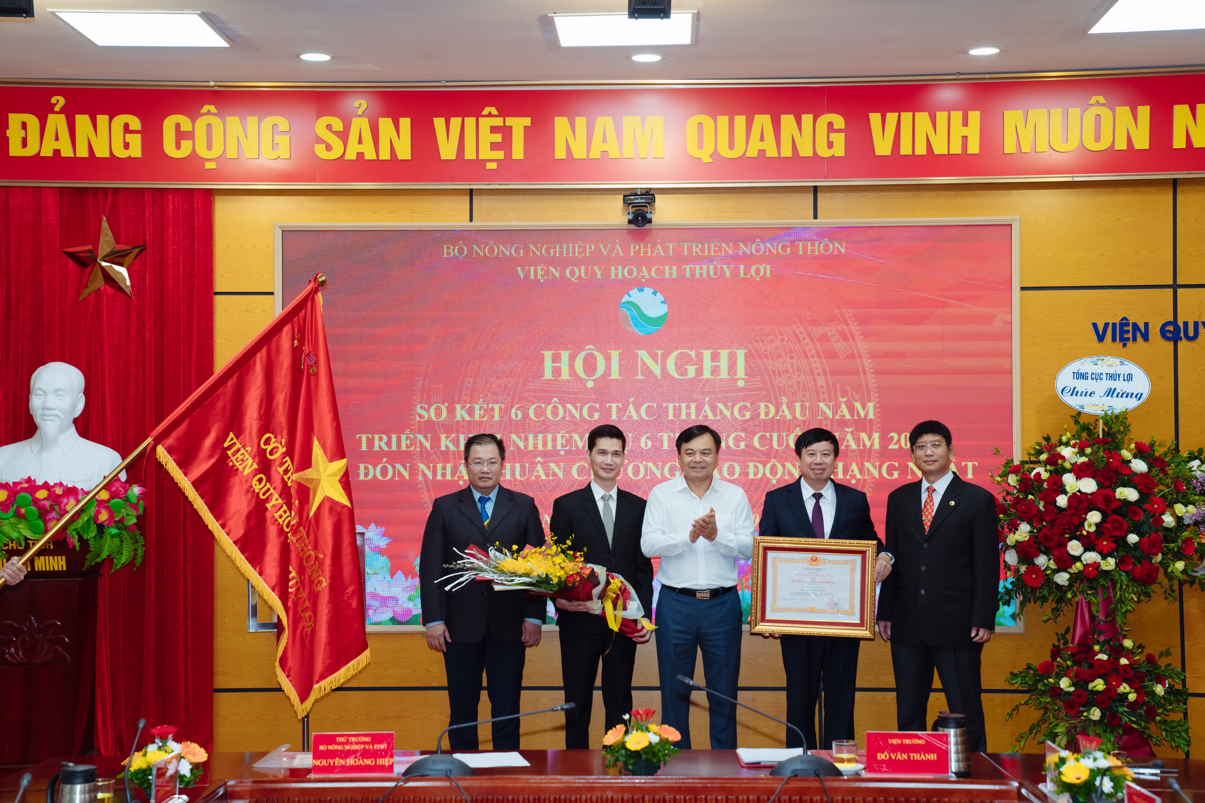 The IWRP received the Labor Medal, first class for the second time for its 60 years of development